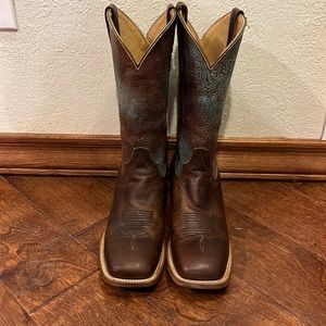 Women’s cowboy boots